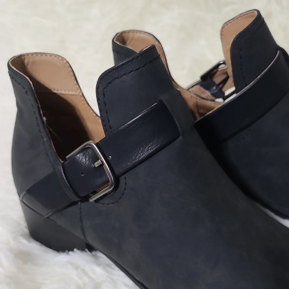WONDERLY Black Ankle Boots with Buckle‎ 1.4